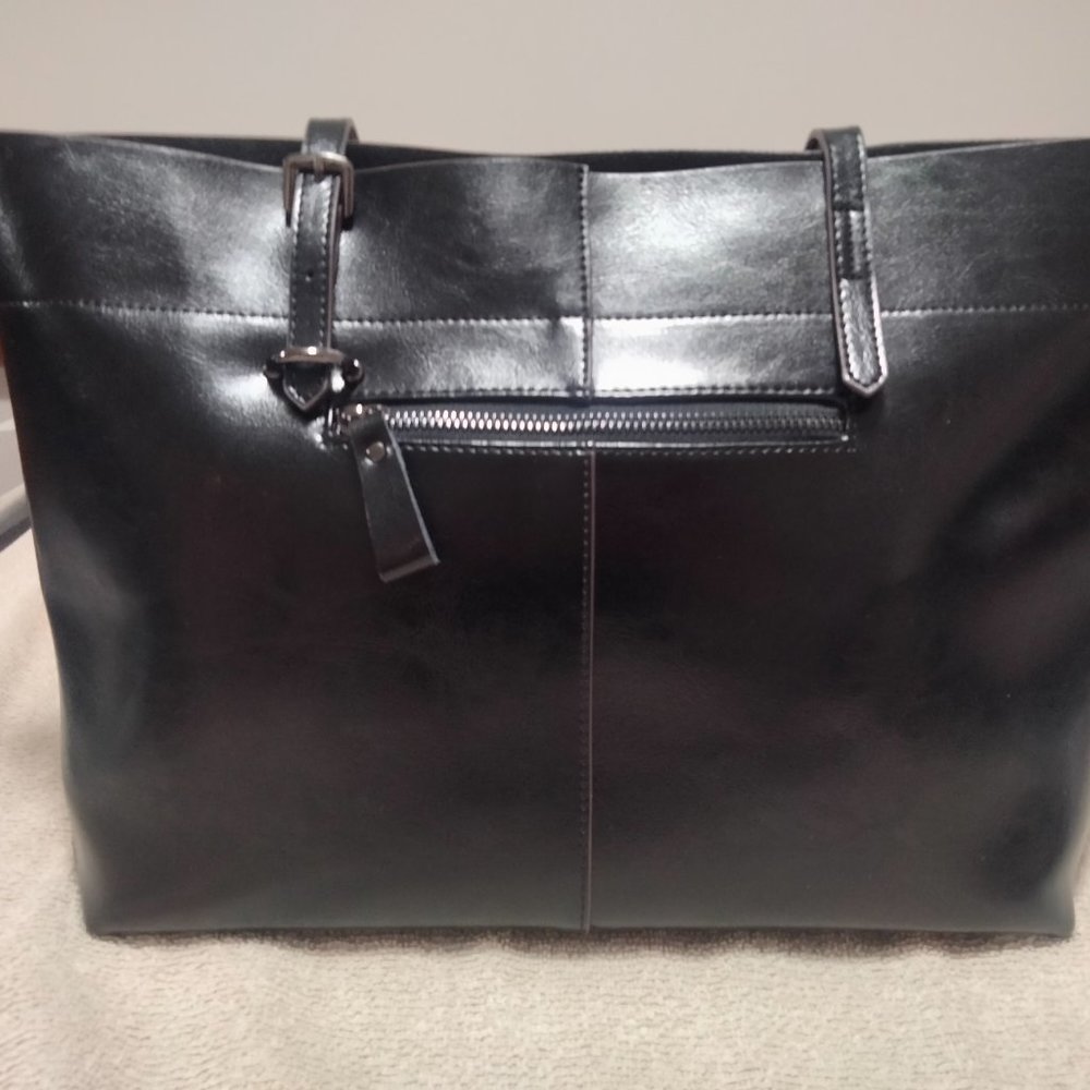 Classic Black Leather Tote Bag - Sleek Everyday Carry